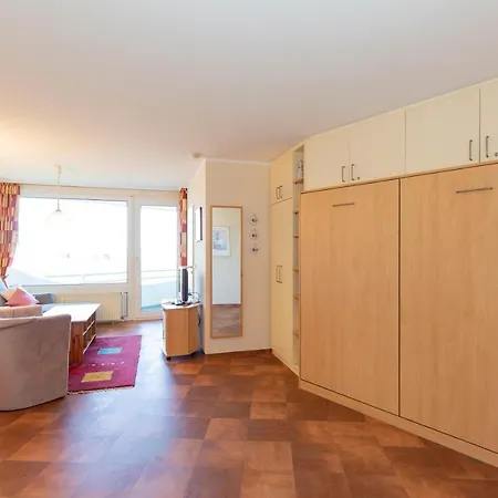 Lord Nelson 408 Apartment
